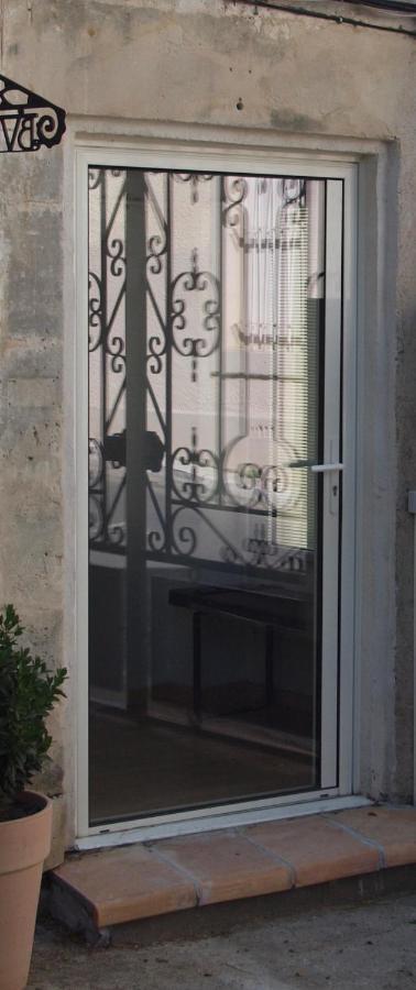 Le 26 Apartamento Nîmes Exterior foto