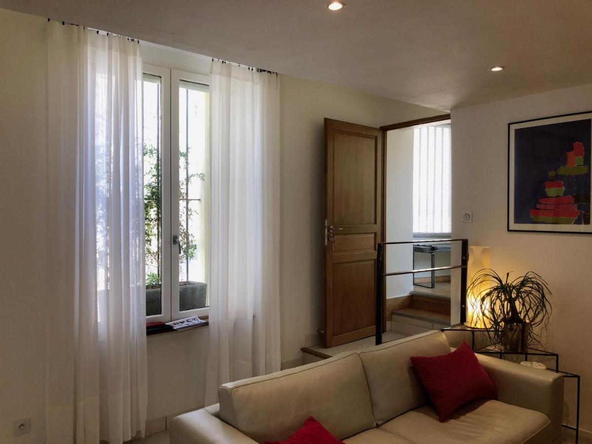 Le 26 Apartamento Nîmes Exterior foto